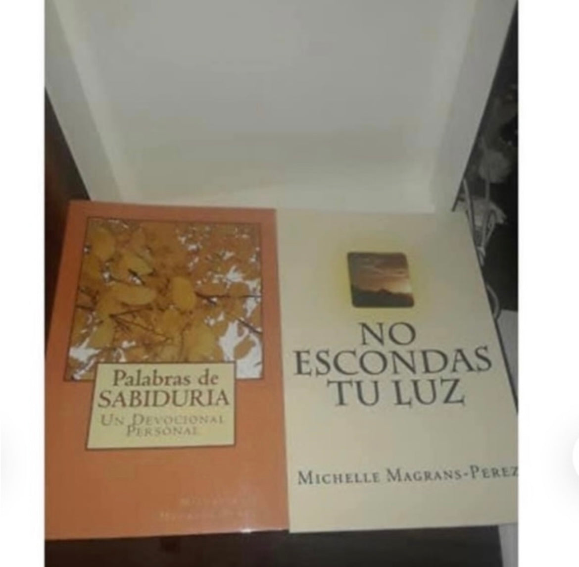 Inspirational Religious Spanish Christian Book Set - Palabras de Sabiduria and No Escondas Tu Luz ((ESPANOL))