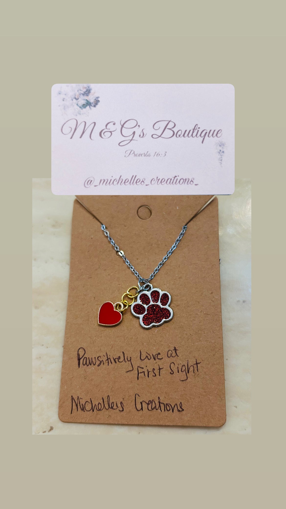 Necklace  🐾 Pawsitively Love At First Sight 🐾 
Charm Chain