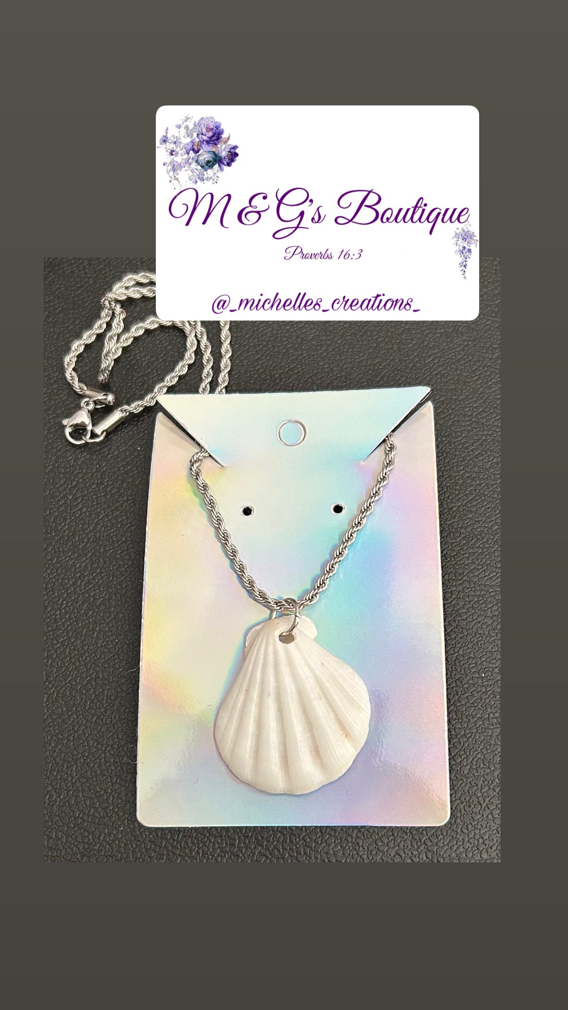 Cutie Creation White Pectin Scallop Shell Pendant Necklace